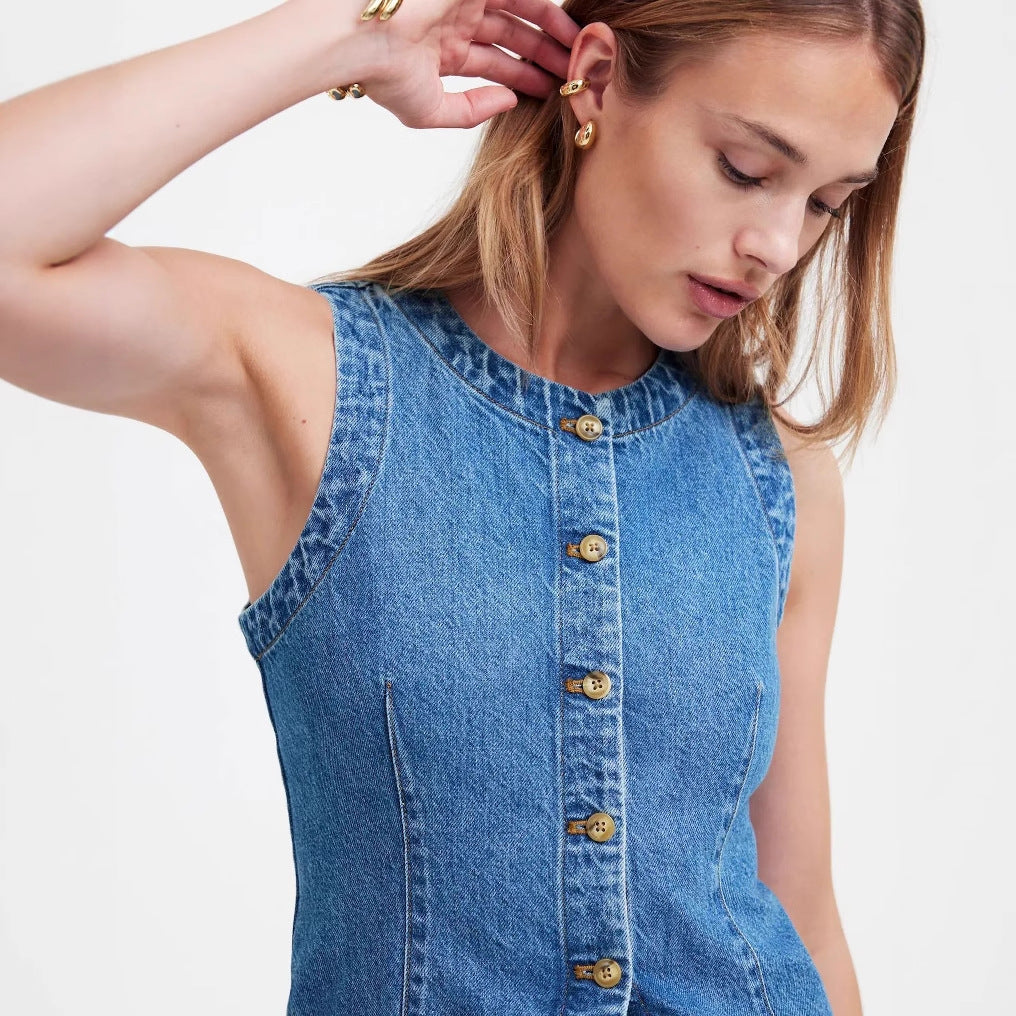 Dame jeans vest med asymmetrisk snitt og dekorative knapper Skjora