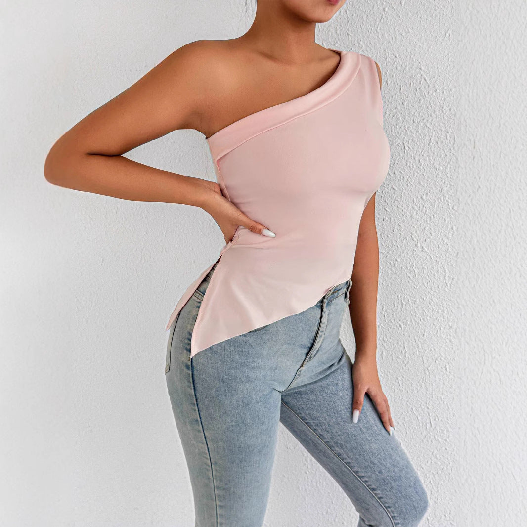 Damer asymmetrisk topp med off-shoulder design og elegant drapering Skjora