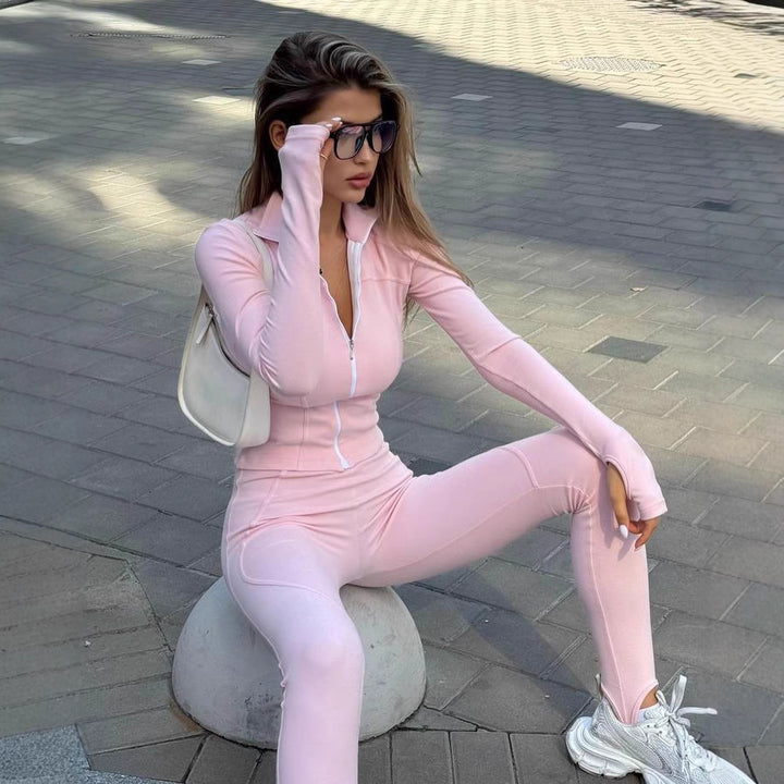 Kvinnelig sporty jumpsuit med høy lukking krage og praktisk glidelåsdetalj Skjora