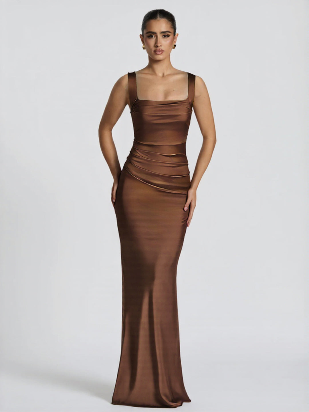 Dame Elegant Satin Maxi Kjole med figurskapende design Skjora