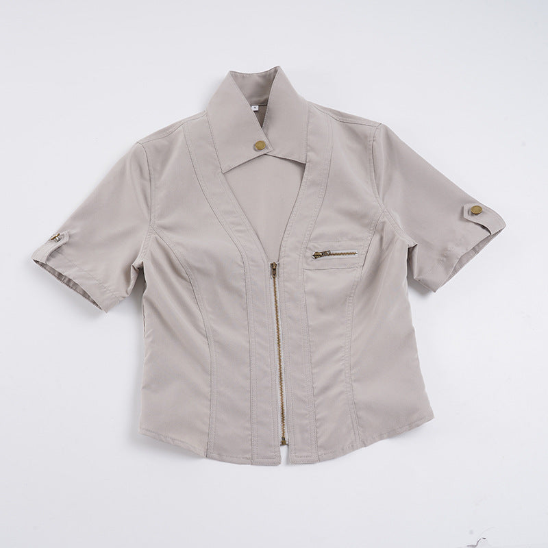 Women's fashionable short jacket with a structured cut and practical breast pockets Skjora