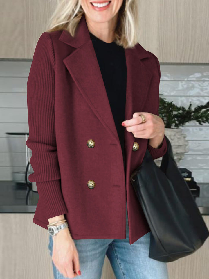 Kvinnenes elegante oversized blazer med dobbelt knappestolpe og teksturert erme Skjora