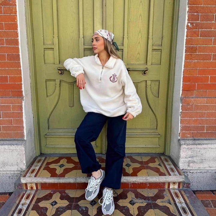 Dame oversized fleece genser med glidelås og brodert logo Skjora