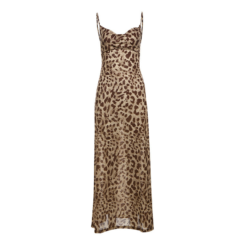 Dame maxi kjole med elegant leopardmønster og smale stropper Skjora