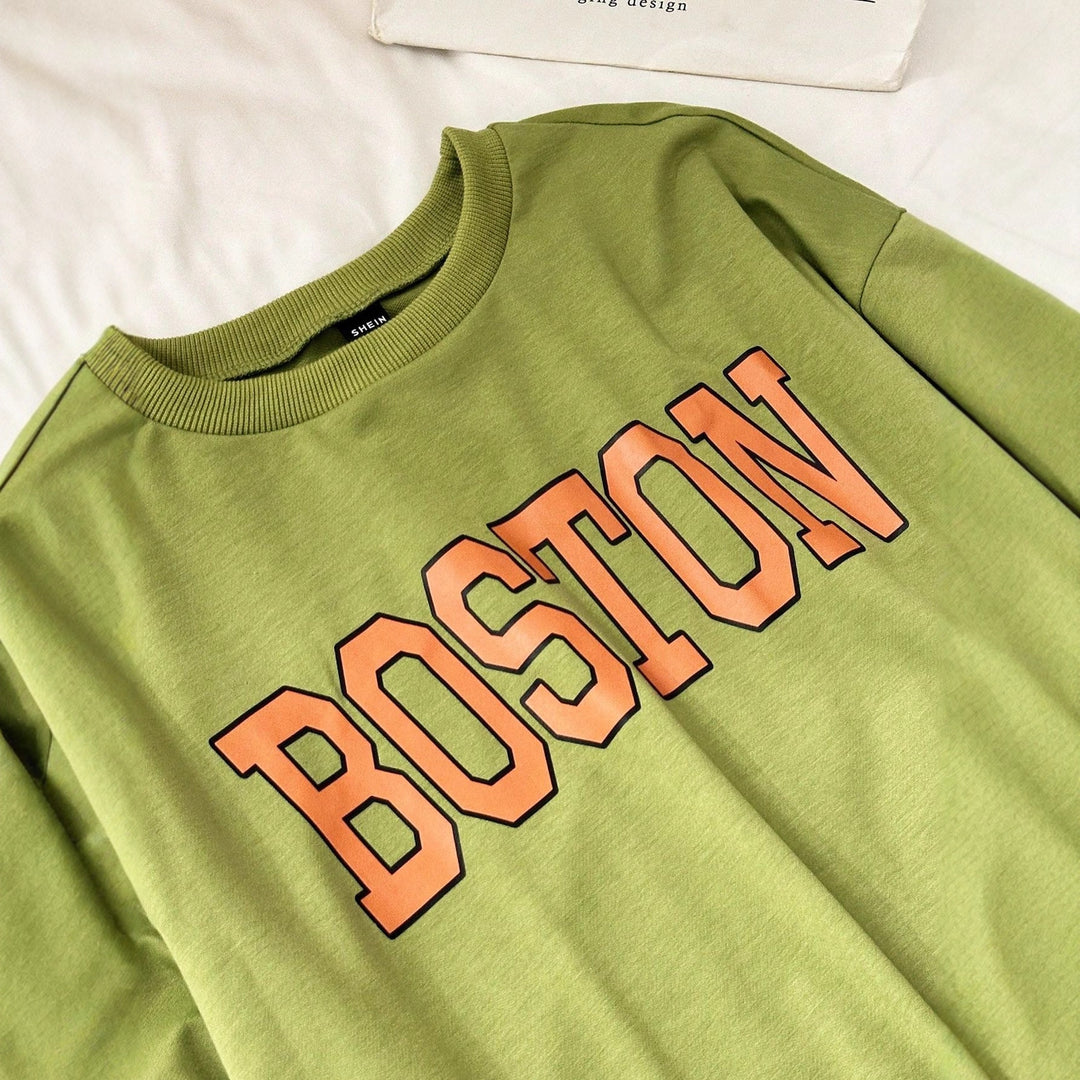 Kvinnelig avslappet sweatshirt med iøynefallende bokstaver Skjora