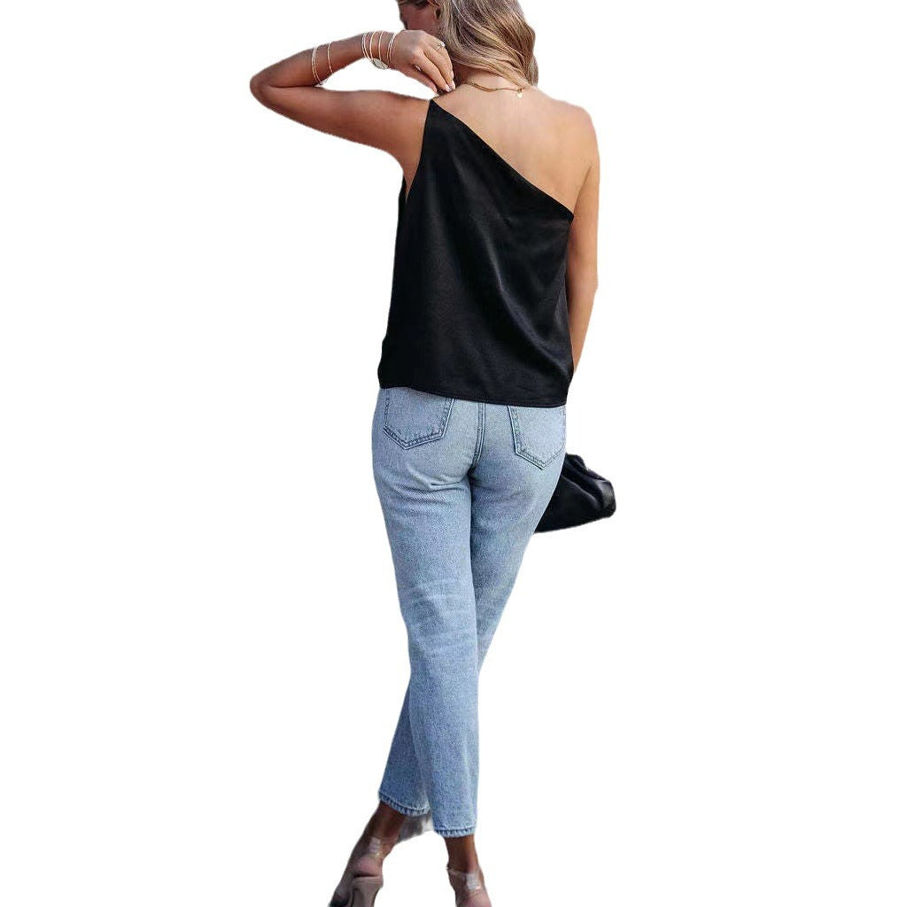 Damer Elegant off-shoulder satintopp med asymmetrisk kutt Skjora