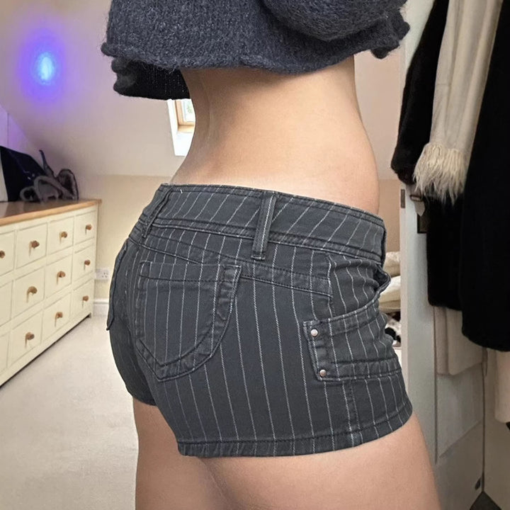 Dame Designer Denim-Shorts med stripemønster og tettsittende passform Skjora