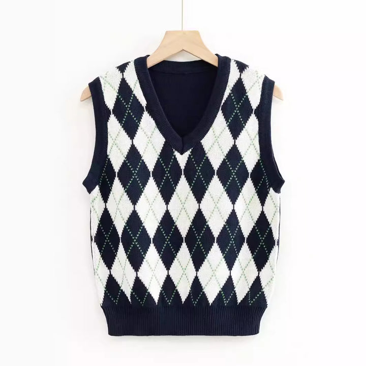 Women's knit sweaters with a modern argyle pattern Skjora