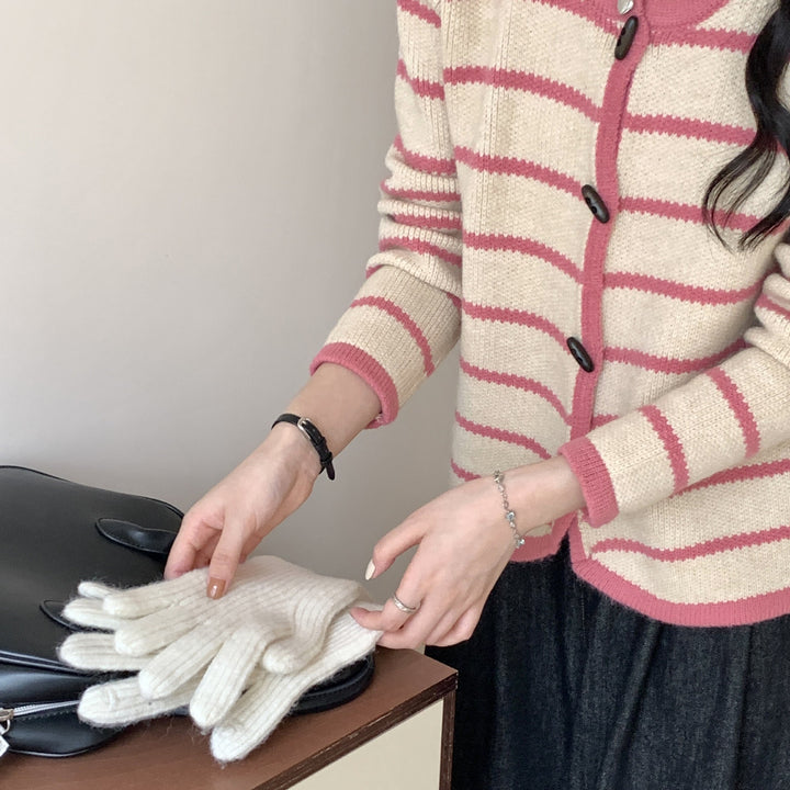 Dame cardigan med maritimt stripemønster og store knapper Skjora