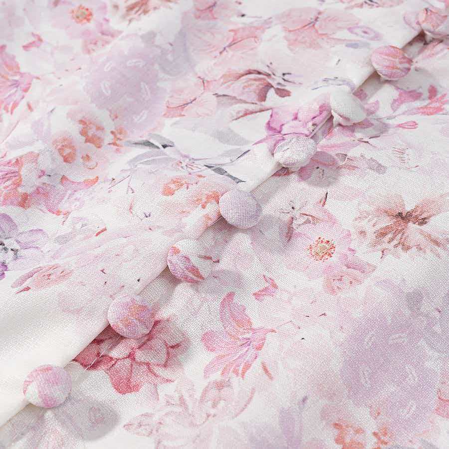 Kjolebluse for kvinner med blomstermønster og belte i midjen Skjora