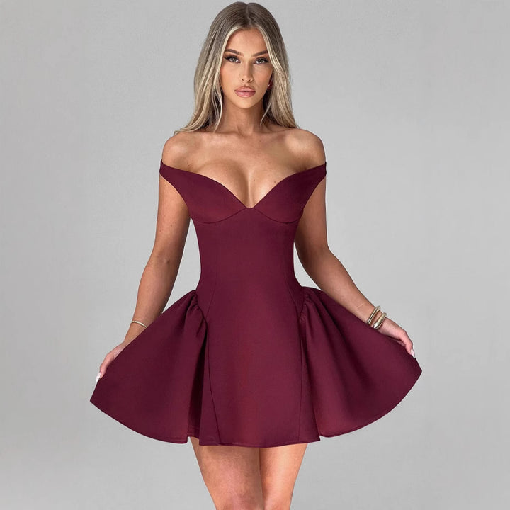 Damer Couture Cocktailkjole med off-shoulder design og voluminøs skjørt Skjora