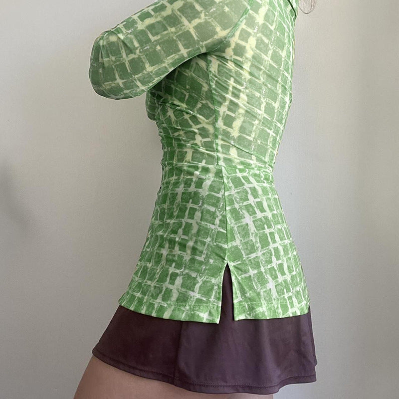 Damer tilpasset bluse med sofistikert volangdesign og elegant knappelukking