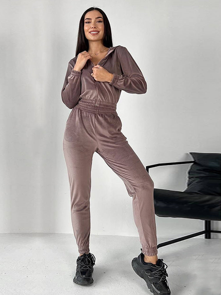 Kvinner's Velour Joggedrakt med Fasjonabel Kuttet Design og Praktisk Glidelås Skjora