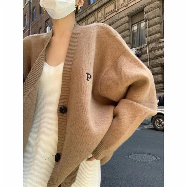 Kvinne oversized strikk blazer med trendy snitt og fint strikket mønster Skjora