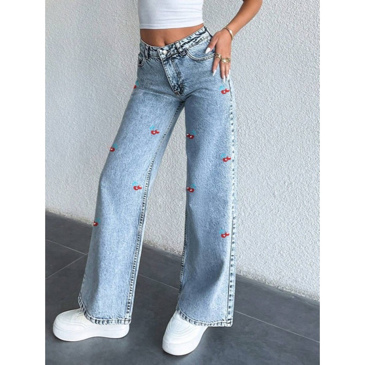 Damer Løst kuttet jeans i fruktaktig broderidesign Skjora