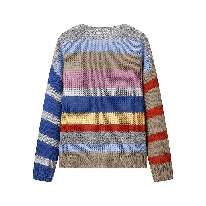 Kvinnes luftig strikket genser med fargerikt stripe mønster Skjora