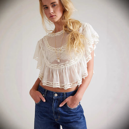 Damen Elegante Häkelbluse mit voluminösen Rüschendetails und transparentem Stoff Skjora