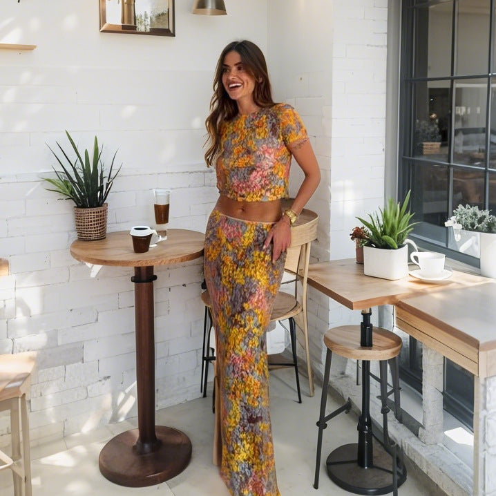 Damer elegant to-delt sett med blomsterdesign og figurtilpasset silhuett Skjora