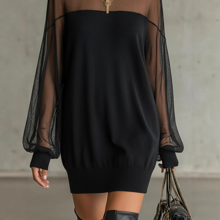 Damer Lett minikjole med gjennomsiktige ermedeler og stilig høyhals Skjora