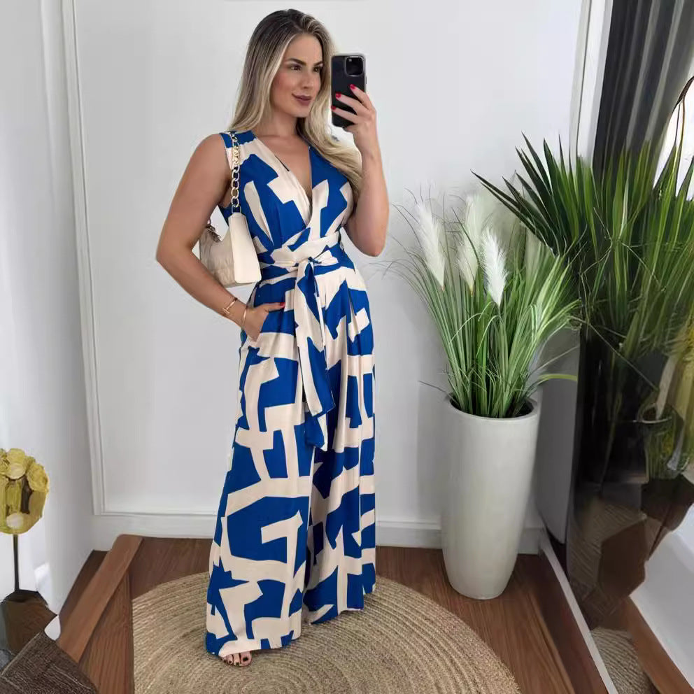 Kvinnens jumpsuit med dyp V-hals og elegant midje Skjora