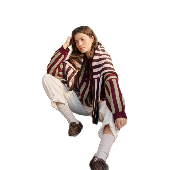 Kvinne striped oversized genser med knappestolpe og dyp V-hals Skjora