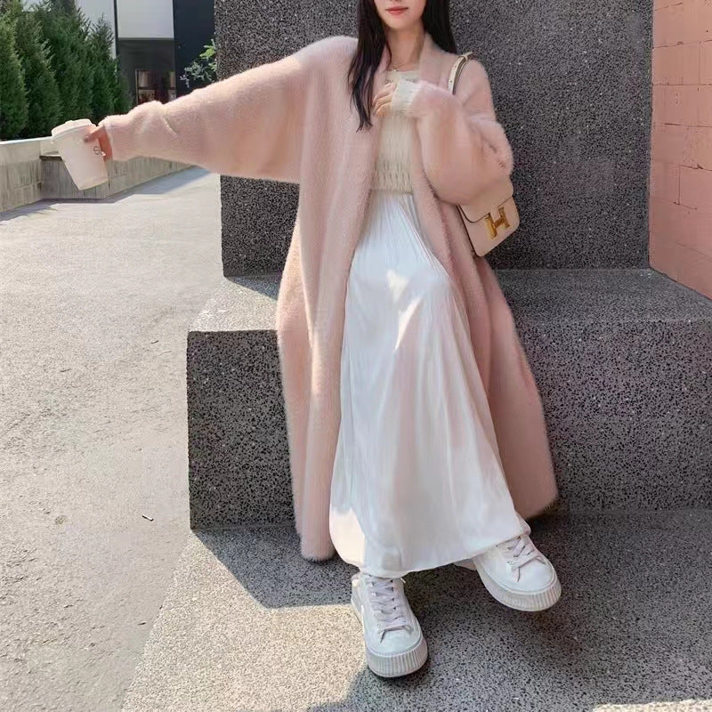 Kvinnes Fluffy Maxi Cardigan med Dyp V-Hals og Oversized Silhuett Skjora