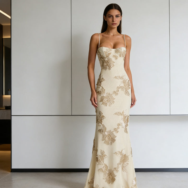 Dame Elegant Figurtilpasset Kveldsdrakt med blomsterbroderier Skjora
