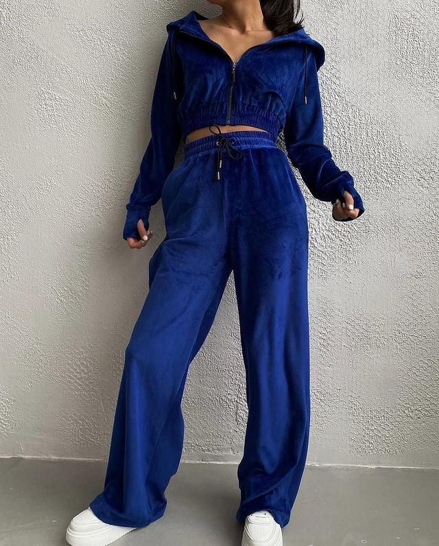 Kvinnors sportiga velour lounge set med kort jacka och bred skärning Skjora