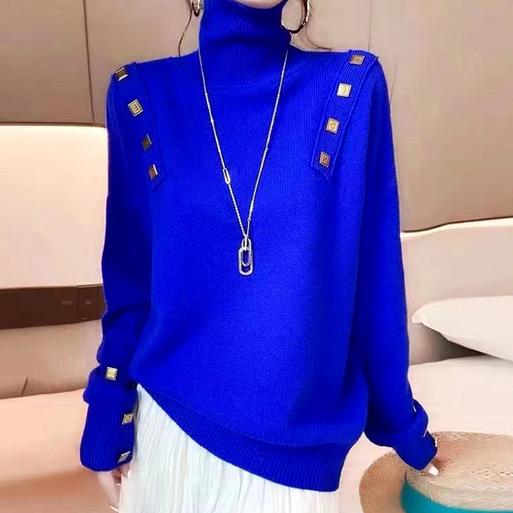 Dames fashionable turtleneck genser med dekorative knappe detaljer Skjora