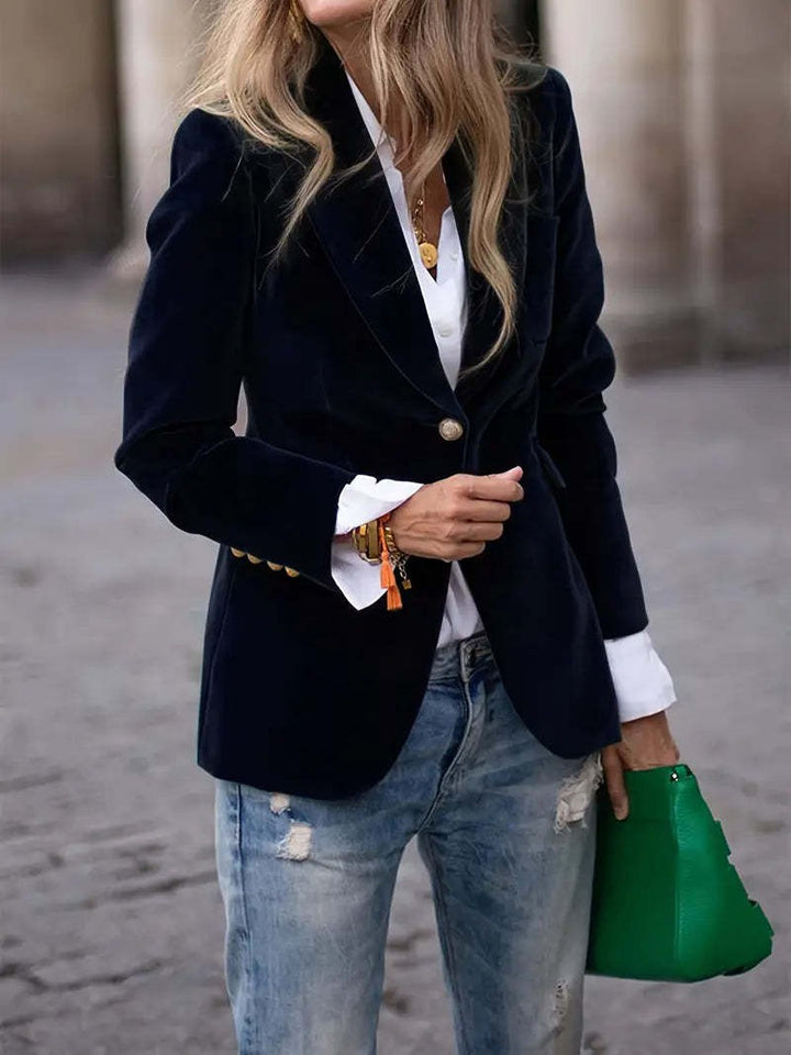 Dame Elegant Fløyelsblazer med Skreddersydd Passform og Gullknapper Skjora