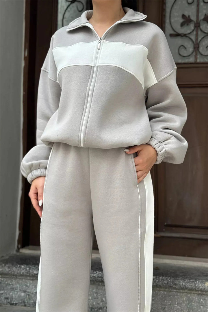 Women's sporty casual set with high collar and side stripes Skjora