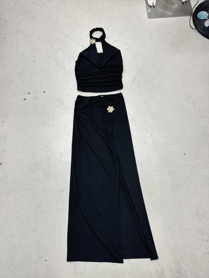 Dame to-delt sett med elegant crop-top og raffinert maxiskjørt Skjora