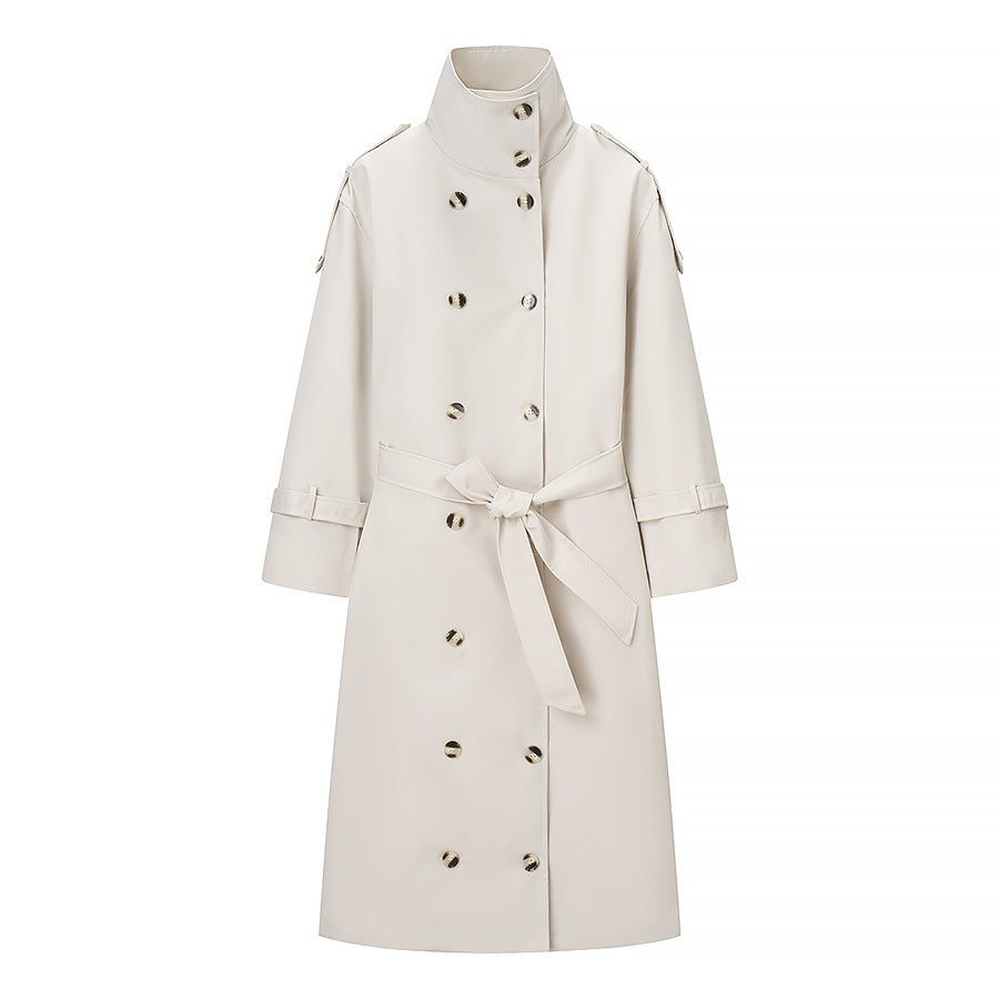 Kvinnes elegant trenchcoat med brede revers og praktiske lommer Skjora