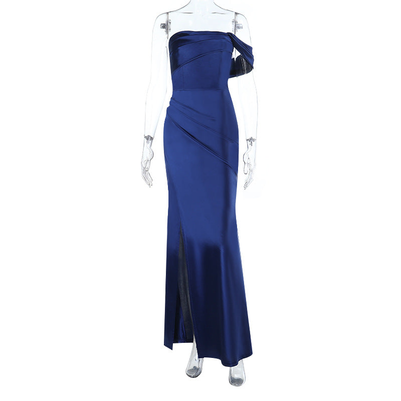 Damer elegant off-shoulder maxikjole med høy splitt og asymmetrisk design Skjora