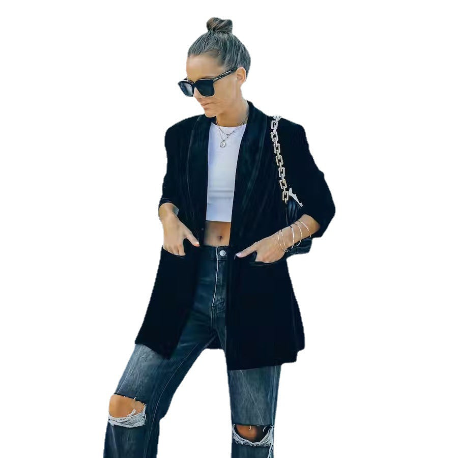 Kvinne Elegant Velour Cardigan med Casual Snitt og Praktiske Lommer Skjora