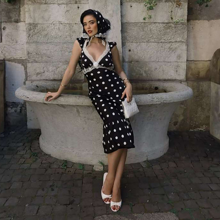 Dame Figurtilpasset Polka-Dot Kjole med Spissapplikasjon Skjora
