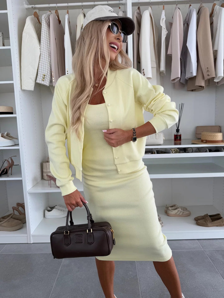 Kvinnelivsstilkjole med matchende cardigan Skjora