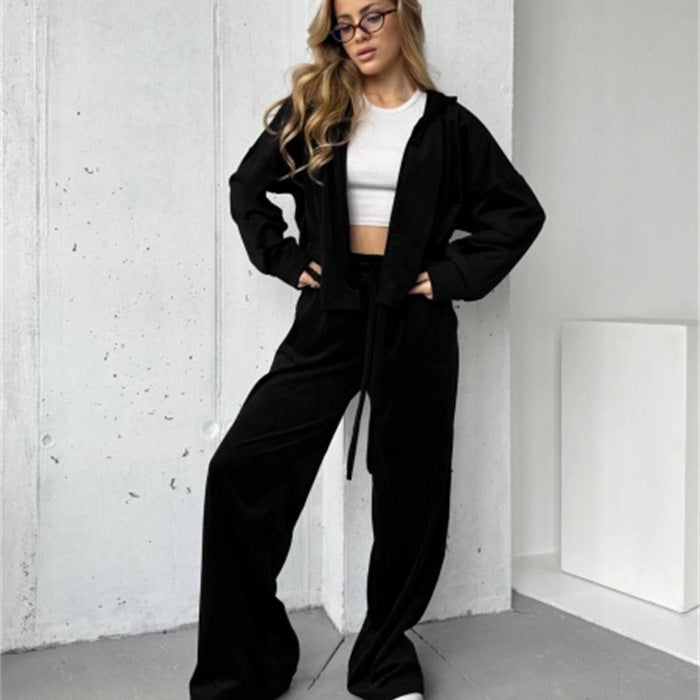 Kvinnens komfortable loungewear-sett med løs jakke og vide bukser Skjora