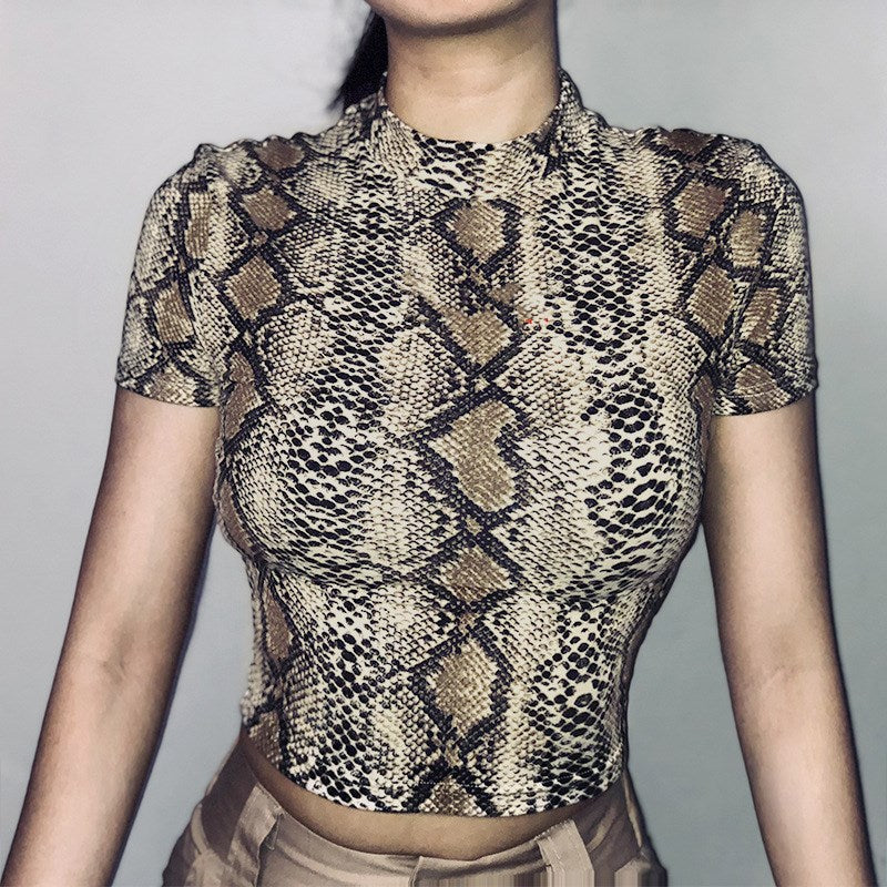 Dame moteriktig Cropped T-skjorte med stilig slangemotiv Skjora