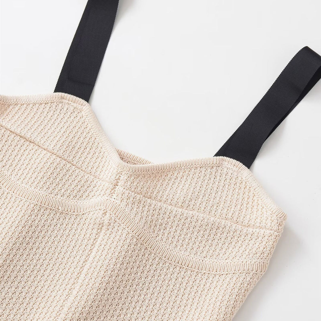 Dame Crop-Top med elegant V-hals og raffinert struktur Skjora