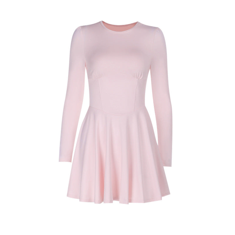 Dame elegant mini kjole i klassisk A-formet snitt med lange ermer og stilfull hjertehals.