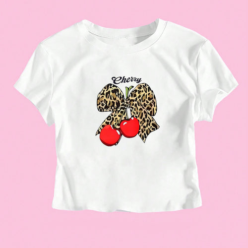 Dame Crop-T-skjorte med lekent leopard-sløyfemotiv og fruktig trykk Skjora