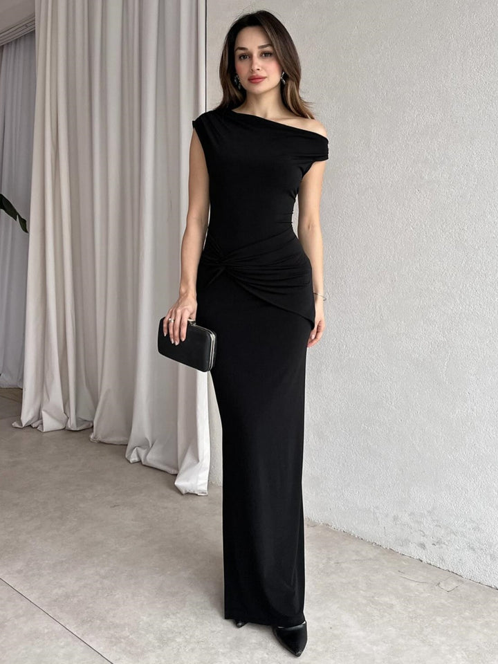 Dame Elegant Maxikjole med Off-Shoulder Design og dekorativ drapering Skjora