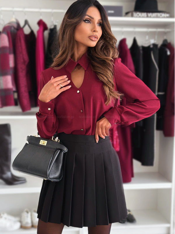 Kvinne elegant bluse med moderne halslinning Skjora