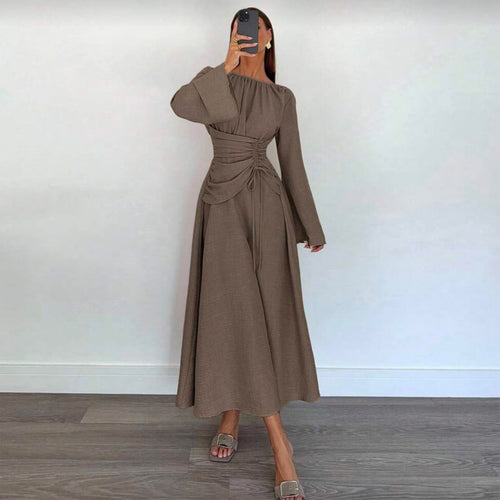 Kvinnes Elegant Maxi Kjole med Side Volang og Sofistikert Drapering
