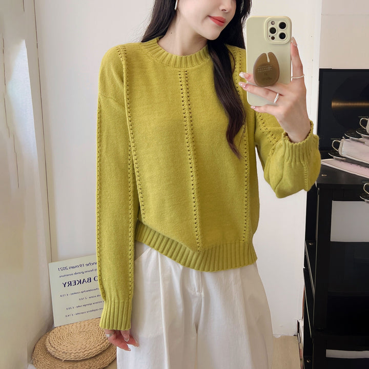 Kvinnes chunky strikkegenser med en feminin silhuett og strukturert design Skjora