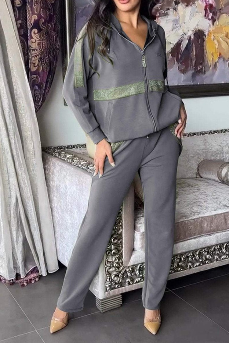 Women's relaxed tracksuit set with a stylish cut and practical pockets Skjora