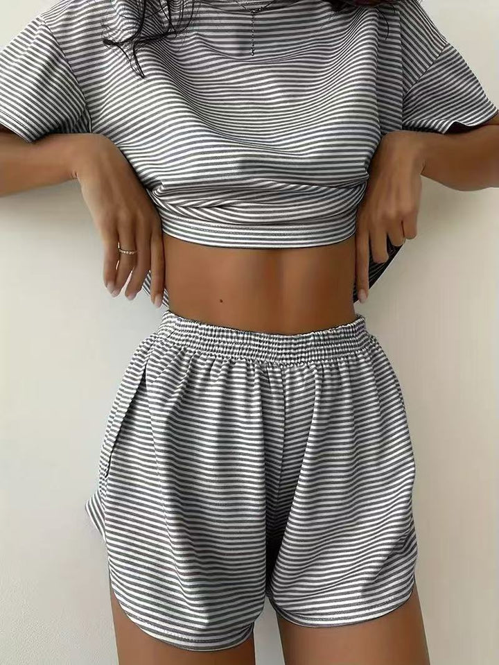 Damer avslappet Crop-Top og Short-set med stripete mønster Skjora