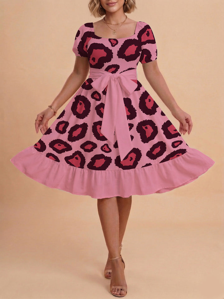 Damen Sommerliches Blumenkleid mit taillierbarem Gürtel und voluminösen Ärmeln Skjora