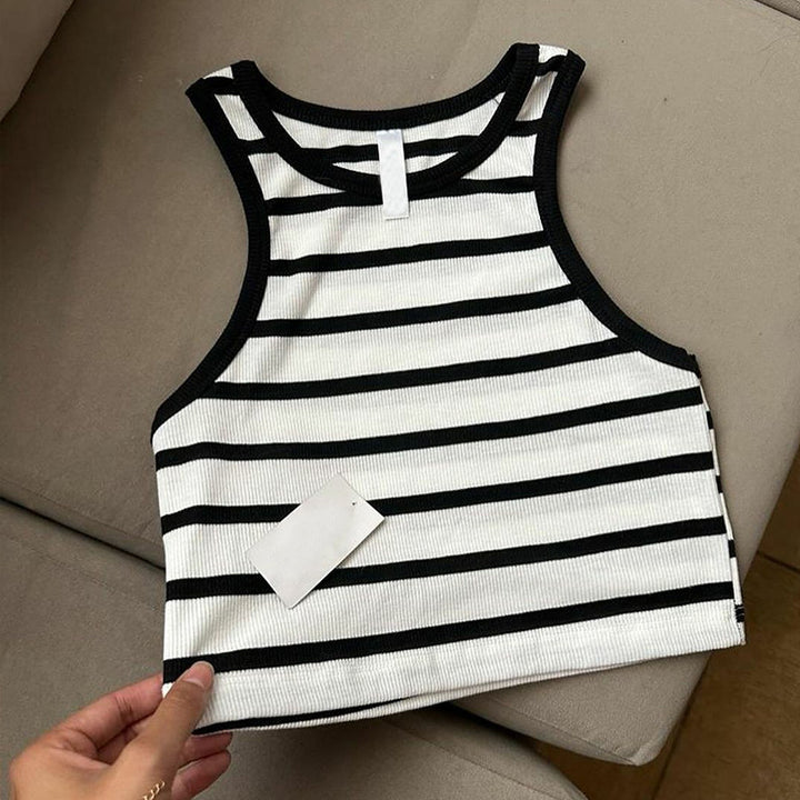 Damer sporty crop topp med moderne striper Skjora